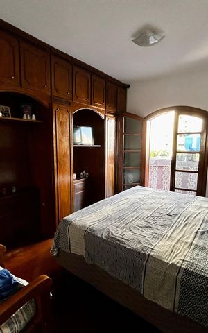 Casa à venda com 500m², 6 quartos e 3 vagas Casa à venda com 500m², 6 quartos e 3 vagasQuarto 1