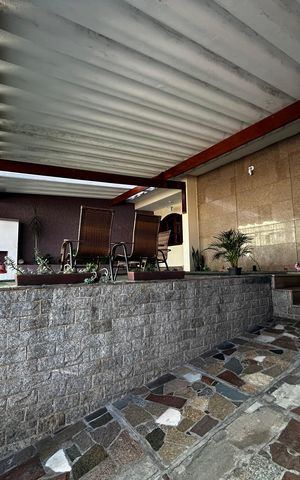 Casa à venda com 500m², 6 quartos e 3 vagas Casa à venda com 500m², 6 quartos e 3 vagasGaragem