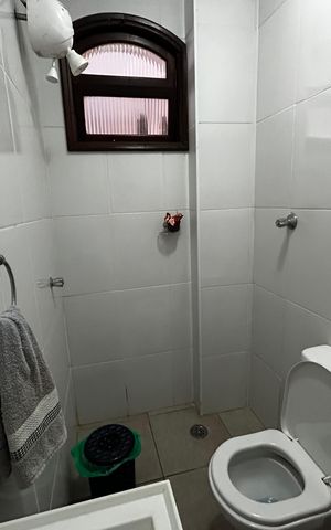 Casa à venda com 500m², 6 quartos e 3 vagas Casa à venda com 500m², 6 quartos e 3 vagasBanheiro 2