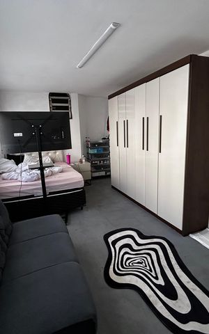 Casa à venda com 500m², 6 quartos e 3 vagas Casa à venda com 500m², 6 quartos e 3 vagasQuarto 4