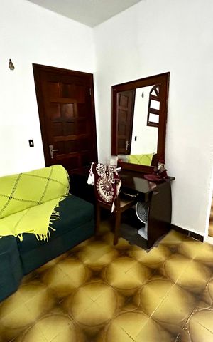 Casa à venda com 500m², 6 quartos e 3 vagas Casa à venda com 500m², 6 quartos e 3 vagasEdícula - Quarto