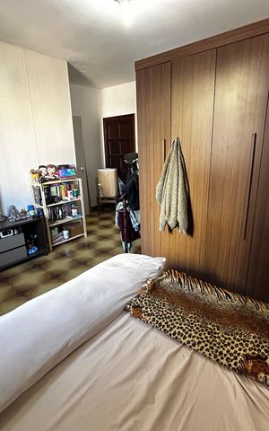 Casa à venda com 500m², 6 quartos e 3 vagas Casa à venda com 500m², 6 quartos e 3 vagasQuarto 3
