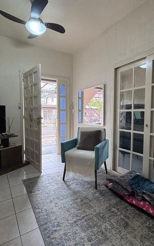 Casa à venda com 210m², 4 quartos e 1 vaga Casa à venda com 210m², 4 quartos e 1 vagaCasa 2 - Sala