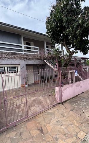 Casa à venda com 210m², 4 quartos e 1 vaga Casa à venda com 210m², 4 quartos e 1 vagaFachada