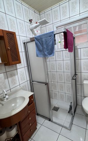Casa à venda com 210m², 4 quartos e 1 vaga Casa à venda com 210m², 4 quartos e 1 vagaBanheiro