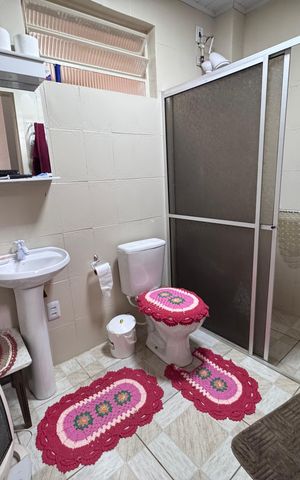 Casa à venda com 210m², 4 quartos e 1 vaga Casa à venda com 210m², 4 quartos e 1 vagaCasa 2 - Banheiro