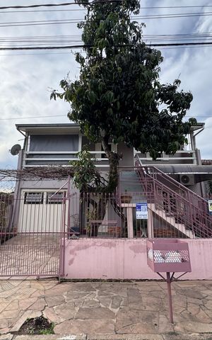 Casa à venda com 210m², 4 quartos e 1 vaga Casa à venda com 210m², 4 quartos e 1 vagaFachada