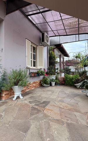 Casa à venda com 210m², 4 quartos e 1 vaga Casa à venda com 210m², 4 quartos e 1 vagaÁrea comum
