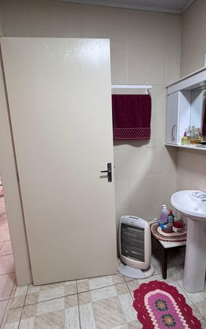 Casa à venda com 210m², 4 quartos e 1 vaga Casa à venda com 210m², 4 quartos e 1 vagaCasa 2 - Banheiro
