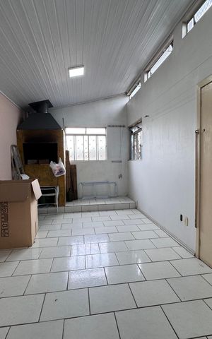 Casa à venda com 210m², 4 quartos e 1 vaga Casa à venda com 210m², 4 quartos e 1 vagaÁrea de Serviço