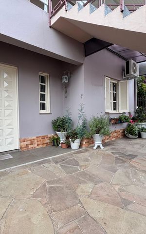 Casa à venda com 210m², 4 quartos e 1 vaga Casa à venda com 210m², 4 quartos e 1 vagaÁrea comum