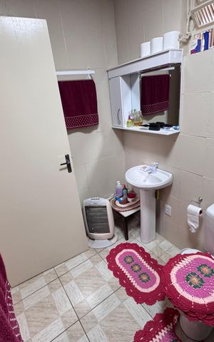 Casa à venda com 210m², 4 quartos e 1 vaga Casa à venda com 210m², 4 quartos e 1 vagaCasa 2 - Banheiro