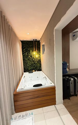 Apartamento para alugar com 110m², 2 quartos e 1 vagaBanheira Quarto 1