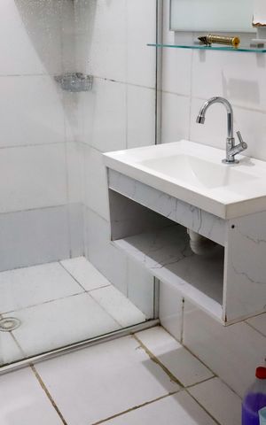 Casa à venda com 80m², 3 quartos e 1 vaga Casa à venda com 80m², 3 quartos e 1 vagaBanheiro