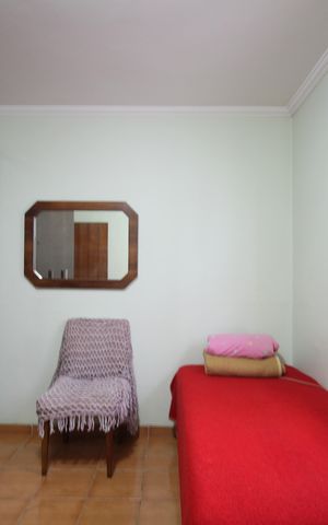Casa à venda com 270m², 6 quartos e 3 vagasQuarto 4