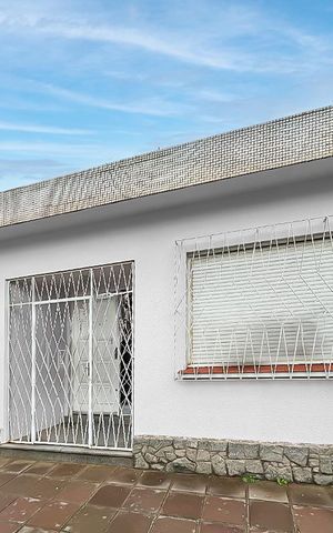 Casa para alugar com 74m², 2 quartos e sem vagaFachada