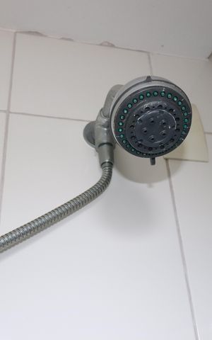 Apartamento à venda com 107m², 2 quartos e 3 vagasBanheiro Quarto 1 suíte