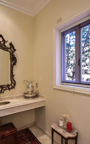 Casa à venda com 715m², 5 quartos e 3 vagasLavabo