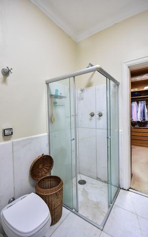 Casa à venda com 715m², 5 quartos e 3 vagasBanheiro 1 Suíte 2