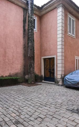 Casa à venda com 715m², 5 quartos e 3 vagasGaragem