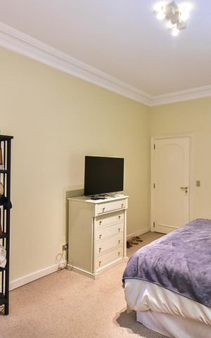 Casa à venda com 715m², 5 quartos e 3 vagasSuíte 1