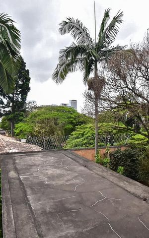 Casa à venda com 715m², 5 quartos e 3 vagasVista da Suíte 2