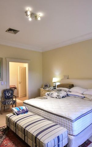 Casa à venda com 715m², 5 quartos e 3 vagasSuíte 2