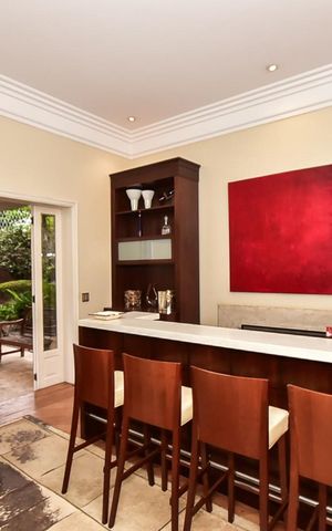 Casa à venda com 715m², 5 quartos e 3 vagasEspaço Bar