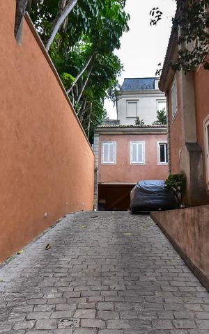 Casa à venda com 715m², 5 quartos e 3 vagasGaragem