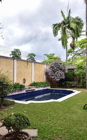 Casa à venda com 715m², 5 quartos e 3 vagasPiscina