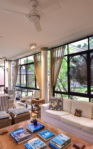 Casa à venda com 715m², 5 quartos e 3 vagasPergolado