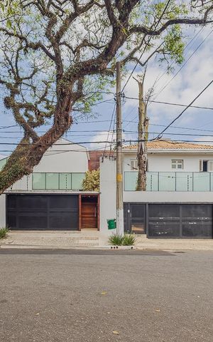 Casa à venda com 700m², 5 quartos e 6 vagasFachada