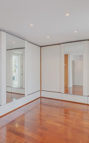Casa à venda com 700m², 5 quartos e 6 vagasCloset da suíte 3