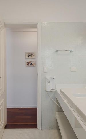 Casa à venda com 700m², 5 quartos e 6 vagasBanheiro da Suíte 2