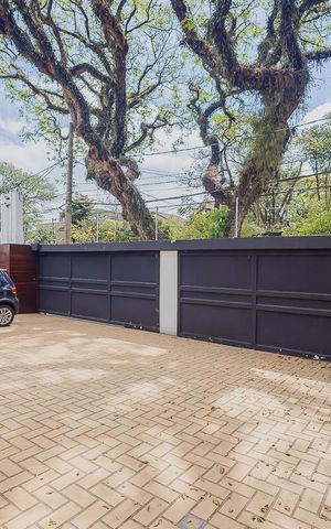Casa à venda com 700m², 5 quartos e 6 vagasGaragem