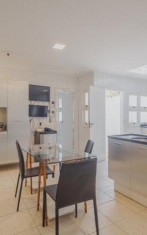 Casa à venda com 700m², 5 quartos e 6 vagasCozinha