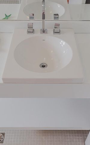 Casa à venda com 700m², 5 quartos e 6 vagasBanheiro da Suíte 1