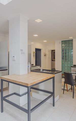 Casa à venda com 700m², 5 quartos e 6 vagasCozinha