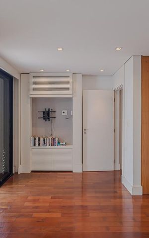 Casa à venda com 700m², 5 quartos e 6 vagasCloset da suíte 3