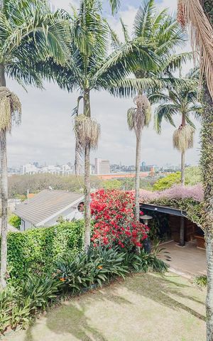 Casa à venda com 700m², 5 quartos e 6 vagasVista da Suíte 4