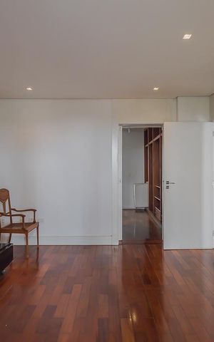 Casa à venda com 700m², 5 quartos e 6 vagasSuíte 3