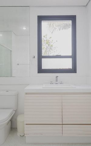 Casa à venda com 700m², 5 quartos e 6 vagasBanheiro da Suíte 4