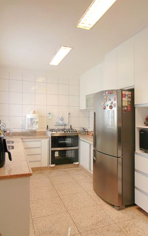 Casa para alugar com 357m², 5 quartos e 4 vagasCozinha