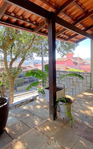 Casa para alugar com 357m², 5 quartos e 4 vagas Casa para alugar com 357m², 5 quartos e 4 vagasVaranda da Sala