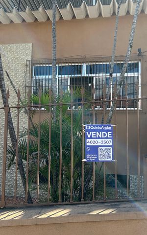 Casa à venda com 347m², 7 quartos e 5 vagasFachada + plaquinha