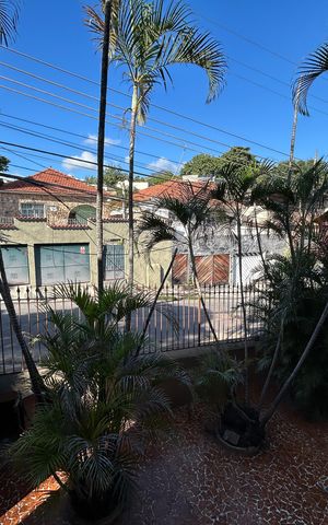 Casa à venda com 347m², 7 quartos e 5 vagasVista da Sala