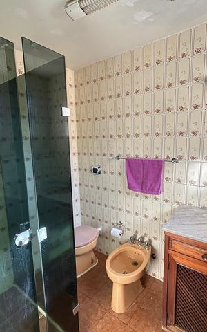 Casa à venda com 347m², 7 quartos e 5 vagasBanheiro da Suíte 2