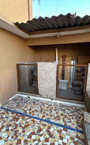 Casa à venda com 347m², 7 quartos e 5 vagasCanil