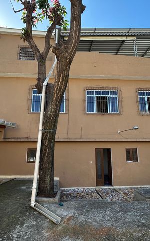 Casa à venda com 347m², 7 quartos e 5 vagasFachada lateral