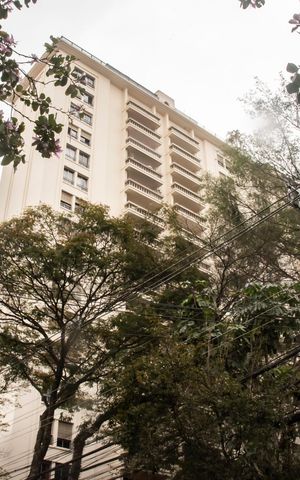Apartamento à venda com 220m², 3 quartos e 3 vagasFachada